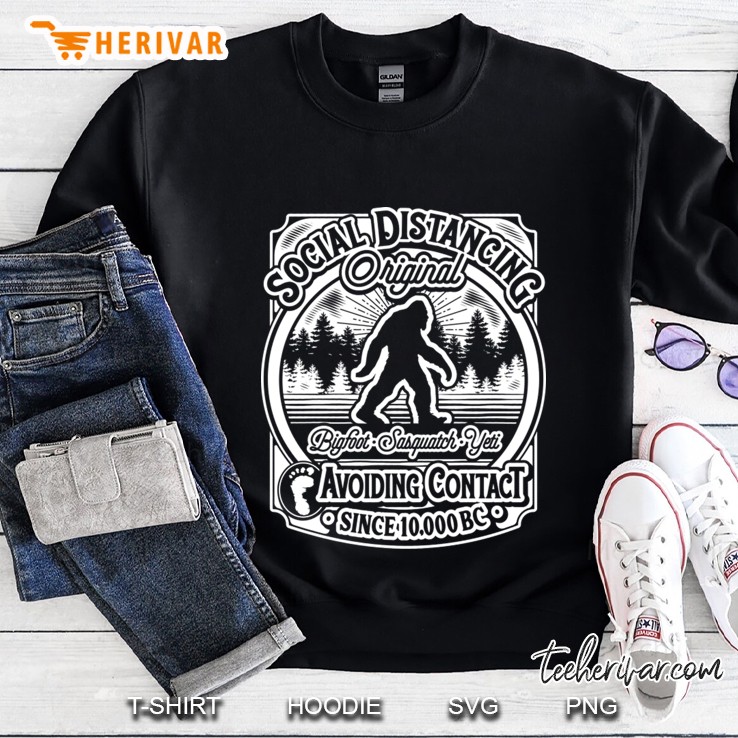Social Distancing Bigfoot, Yeti, Funny Social Distance Design. Sweatshirt